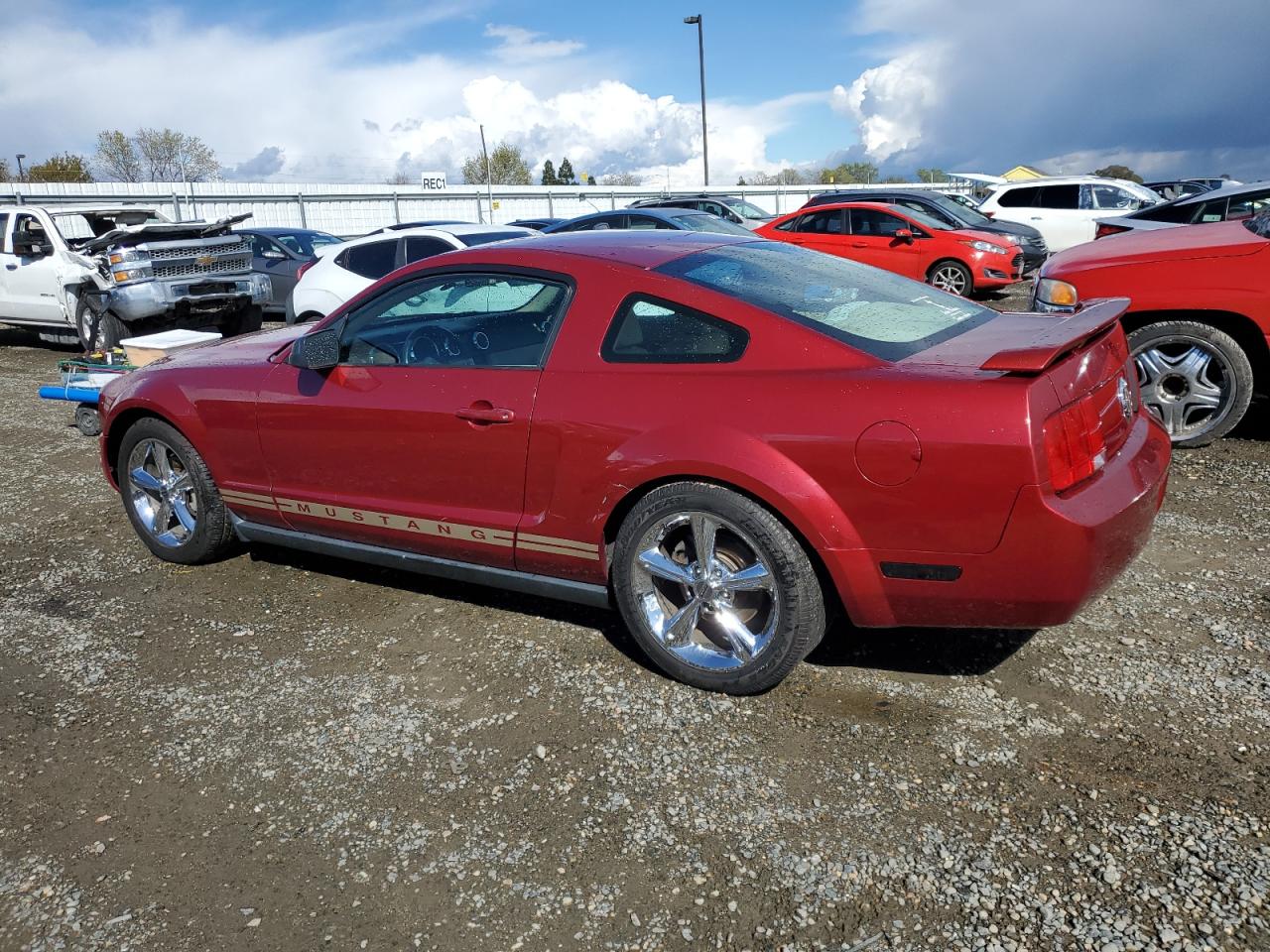 2005 Ford Mustang - Image 2
