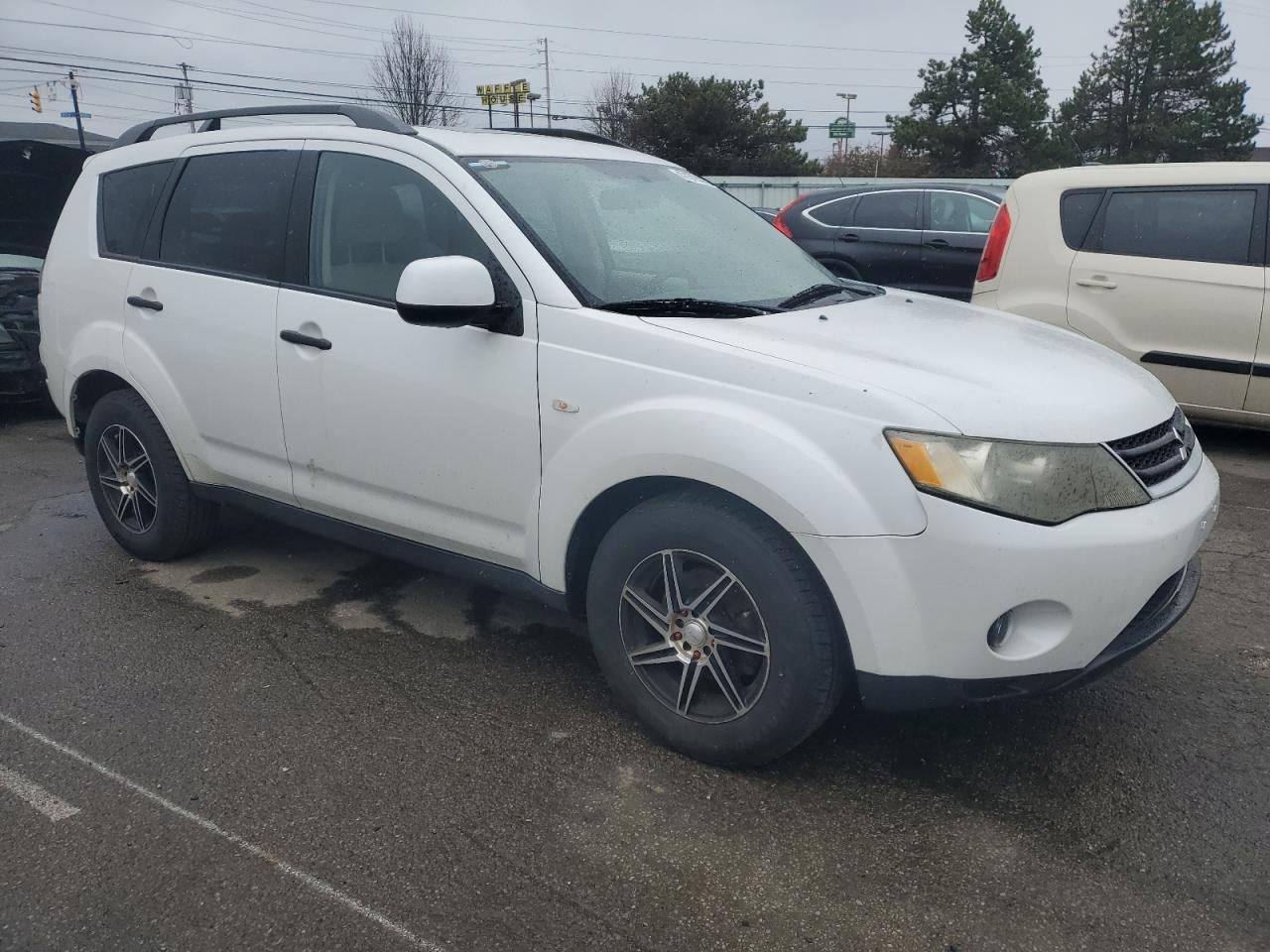 2007 Mitsubishi Outlander - Image 4