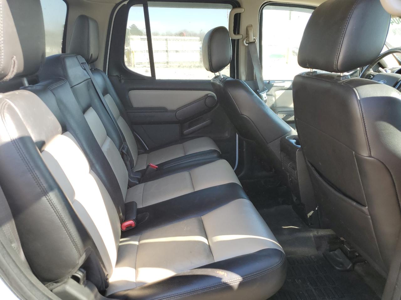 2007 Ford Explorer - Image 10