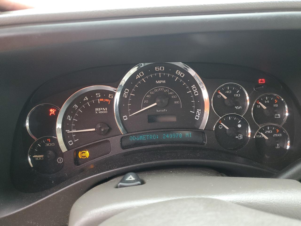 2005 Cadillac Escalade - Image 9