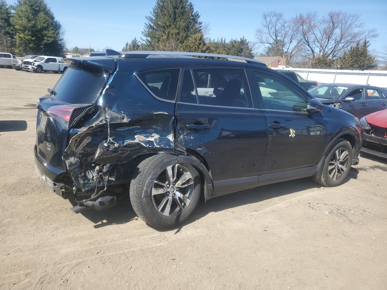 2018 Toyota RAV 4 - Image 3