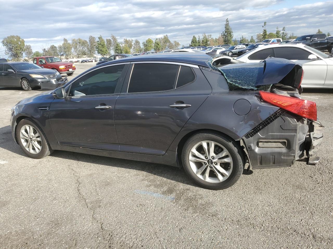 2011 Kia Optima - Image 2