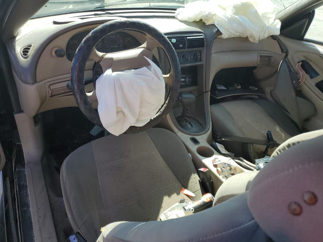 2004 Ford Mustang - Image 8