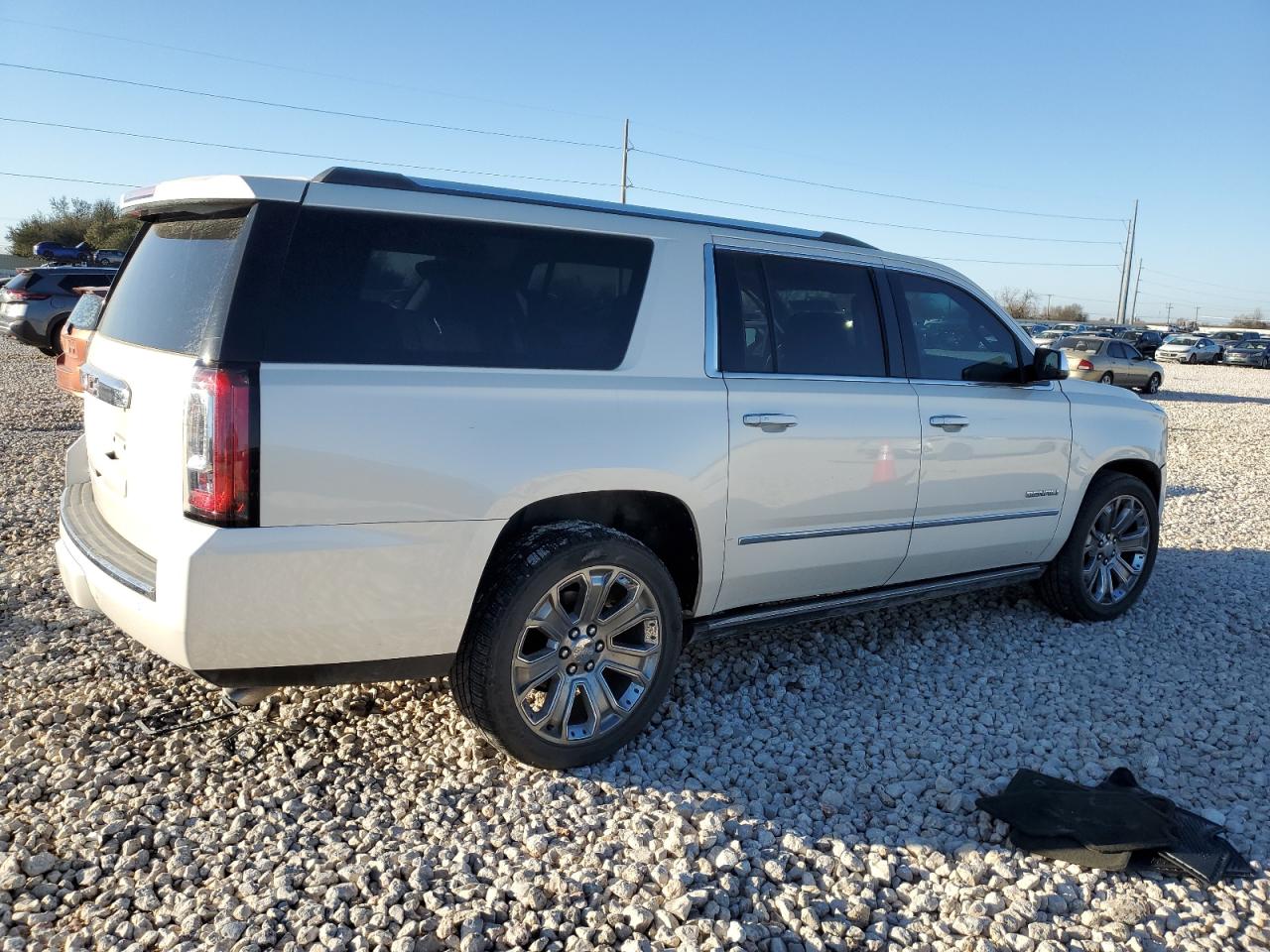 2015 GMC Yukon - Image 3