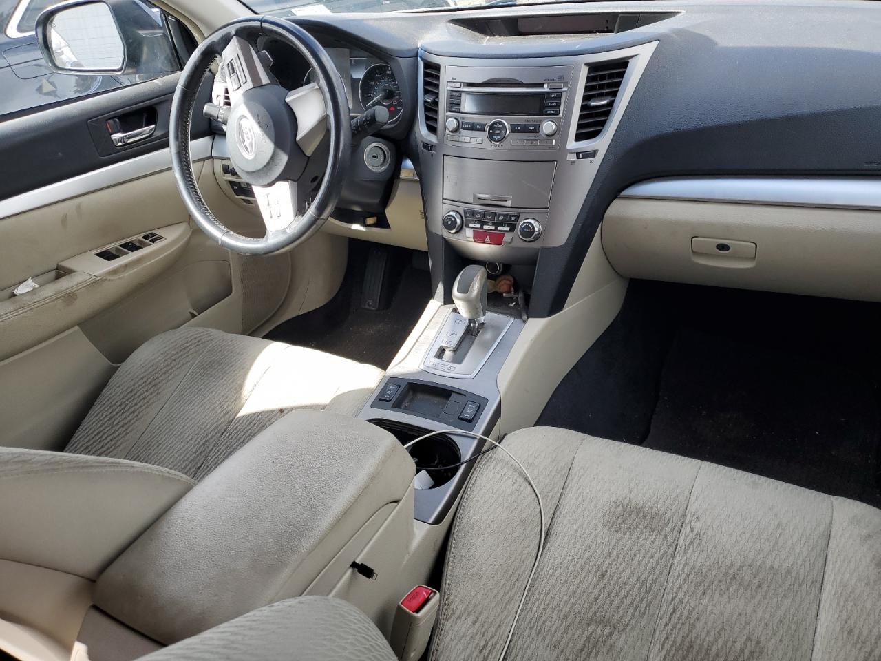 2010 Subaru Outback - Image 8