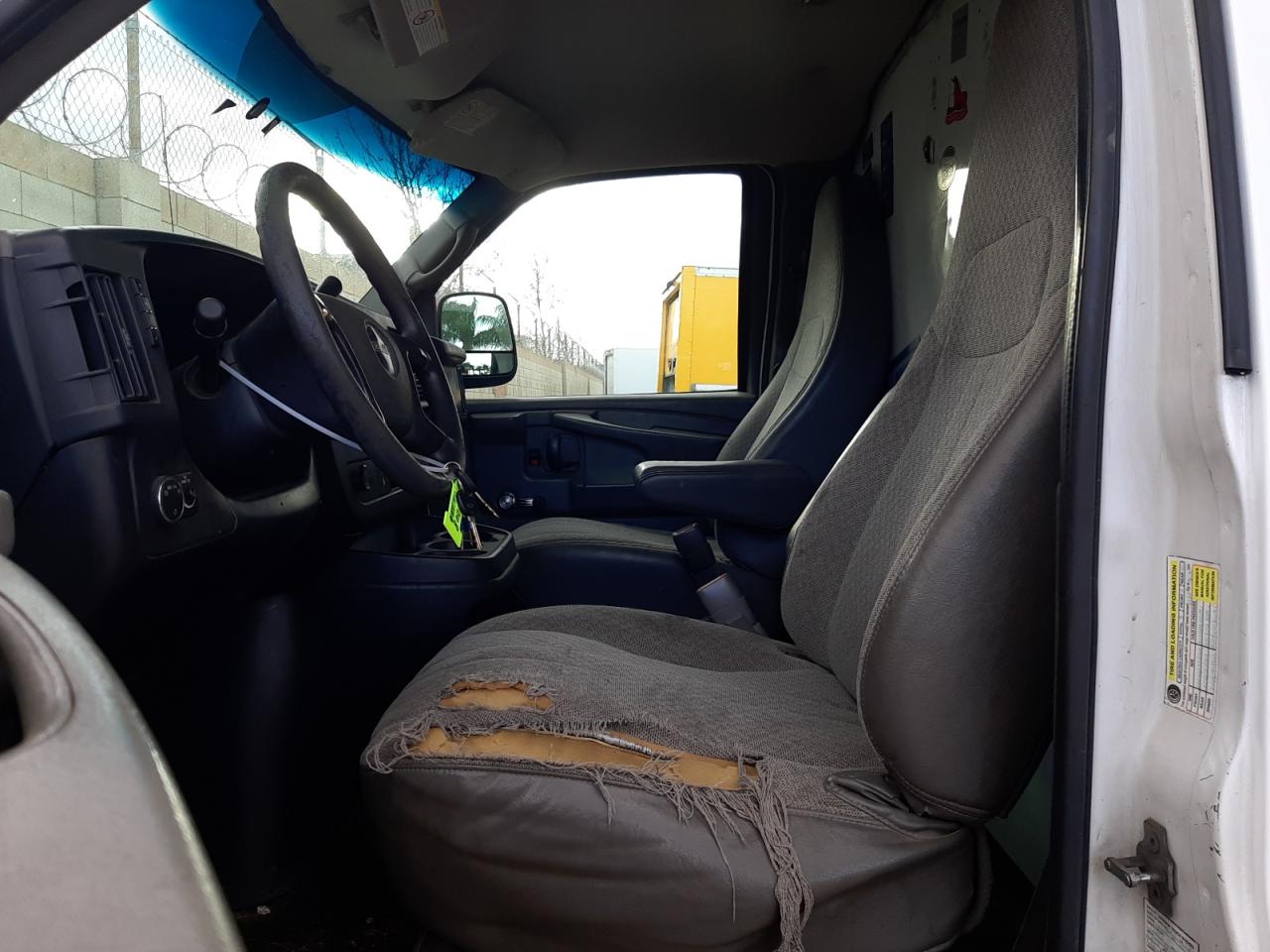 2008 GMC Savana - Image 7