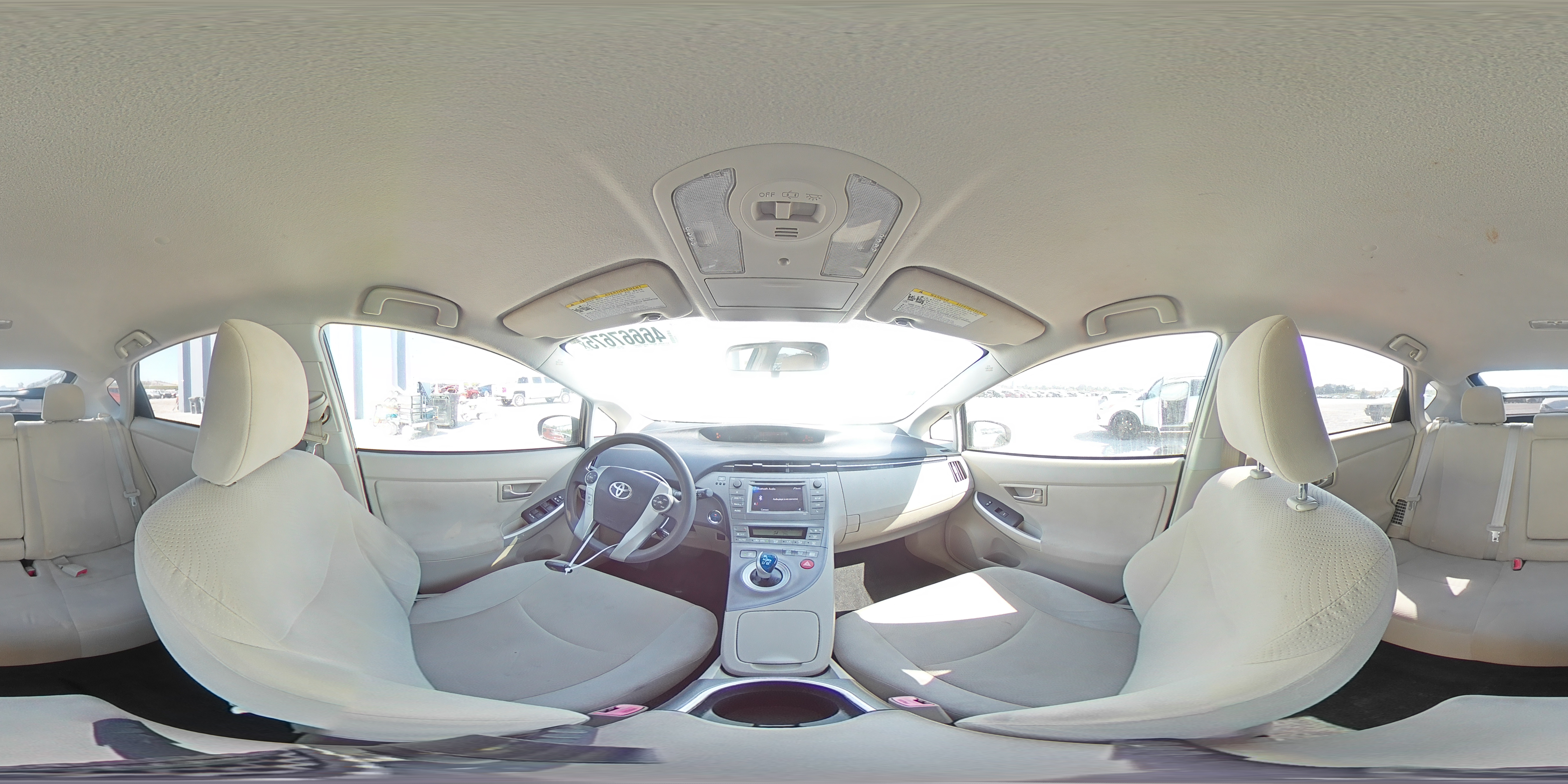 2015 Toyota Prius - Image 12