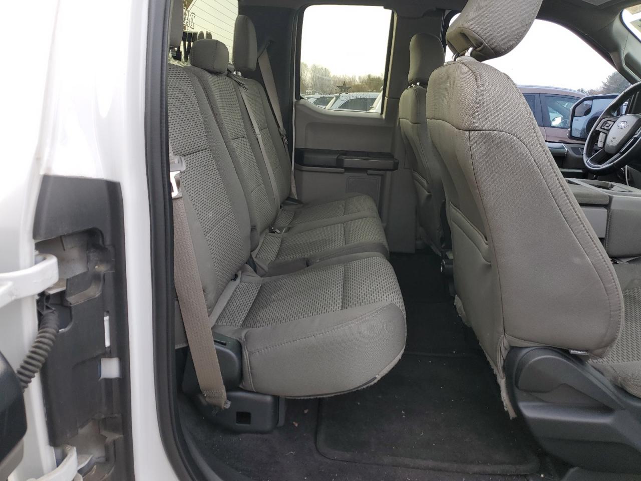 2015 Ford F-150 - Image 10