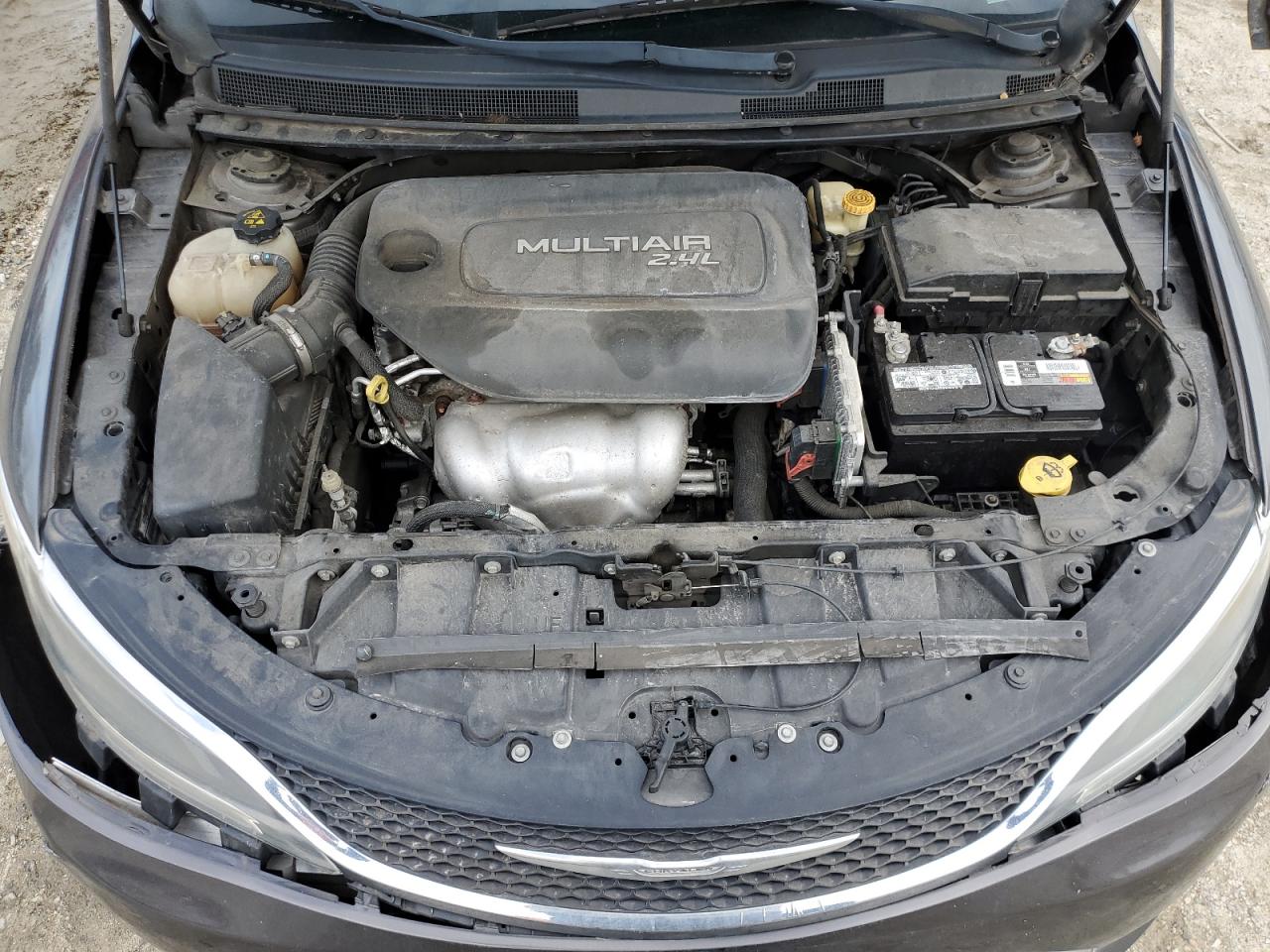 2015 Chrysler 200 - Image 11