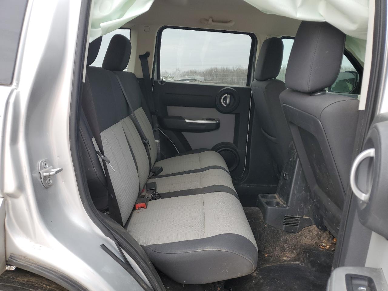 2008 Dodge Nitro - Image 11