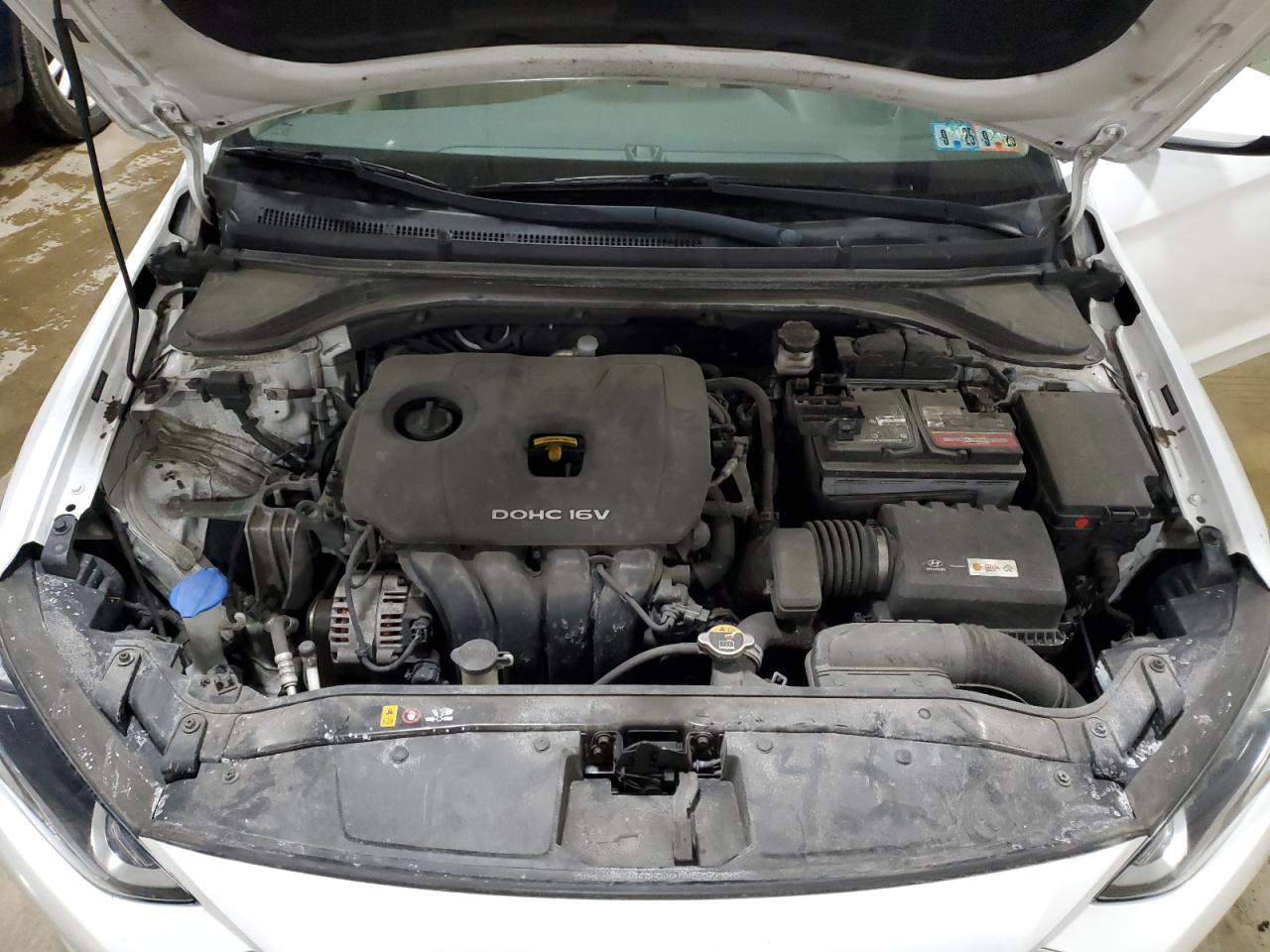 2017 Hyundai Elantra - Image 11