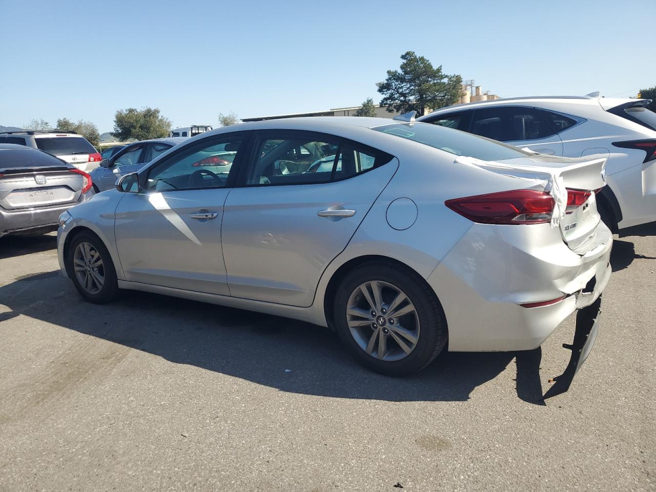 2017 Hyundai Elantra - Image 2