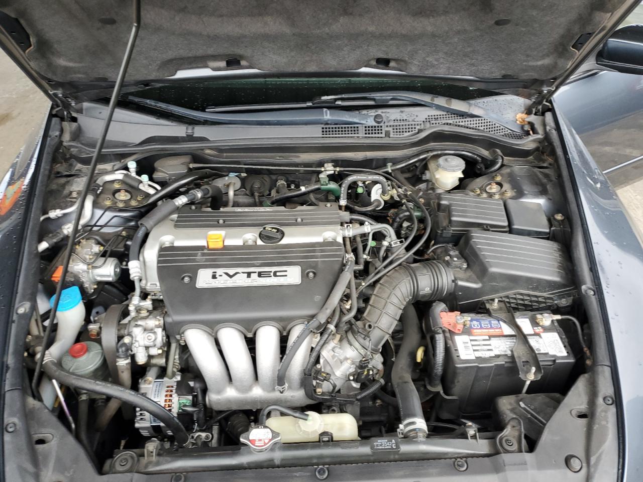 2004 Honda Accord - Image 11