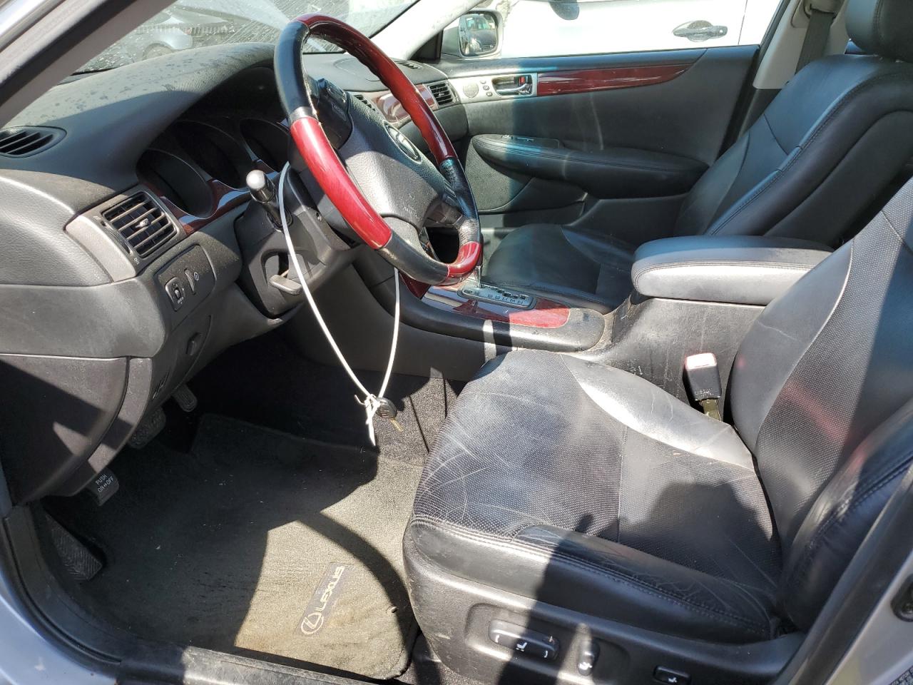 2005 Lexus ES - Image 7