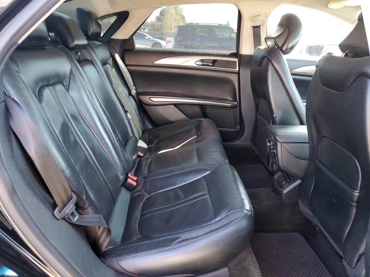 2016 Lincoln MKZ - Image 10