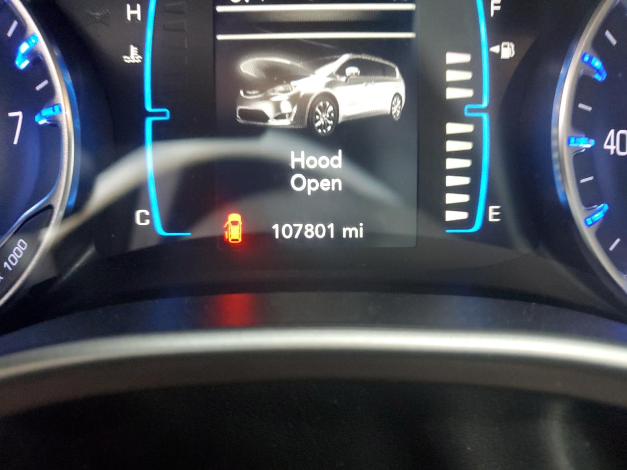 2017 Chrysler Pacifica - Image 9