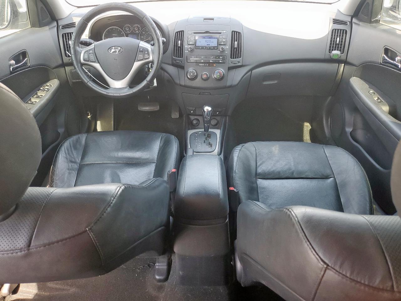 2012 Hyundai Elantra - Image 8
