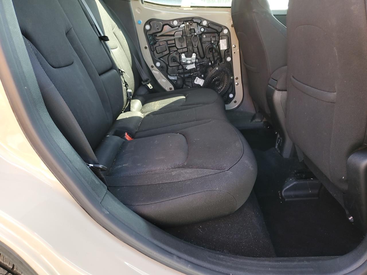 2016 Jeep Renegade - Image 11