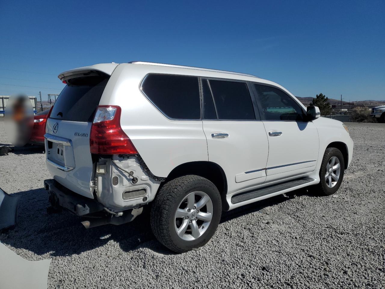 2011 Lexus GX - Image 3