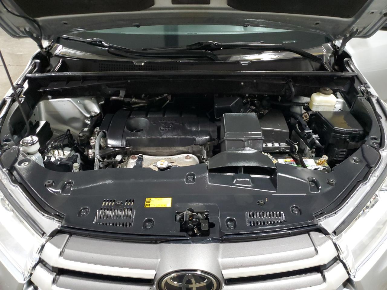 5TDZARFH7JS037762 TOYOTA HIGHLANDER 2018