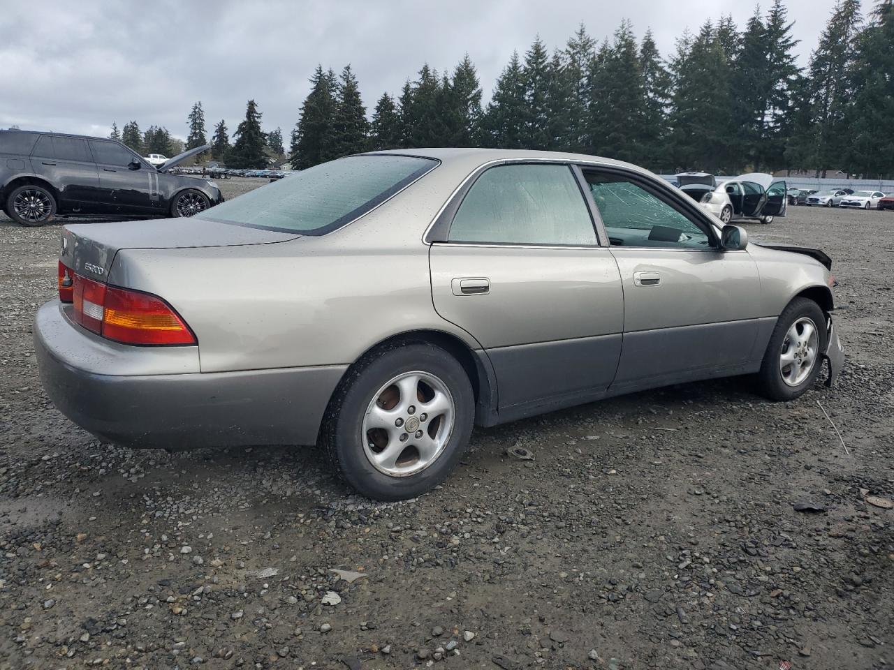 1997 Lexus ES - Image 3