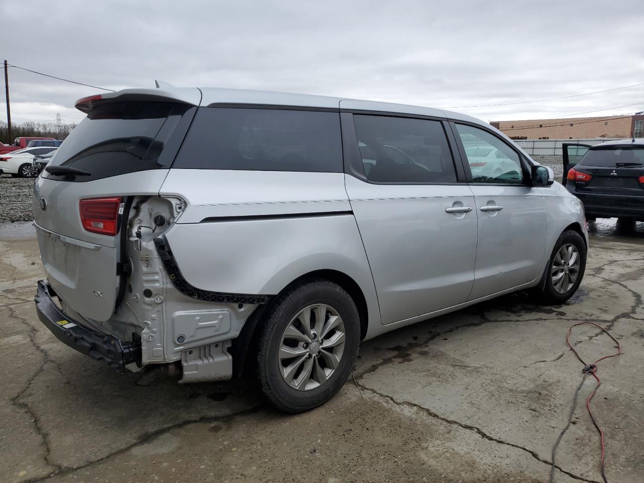 2019 Kia Sedona - Image 3