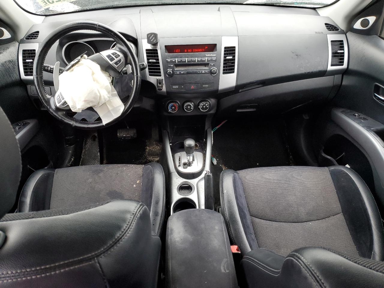 2010 Mitsubishi Outlander - Image 8