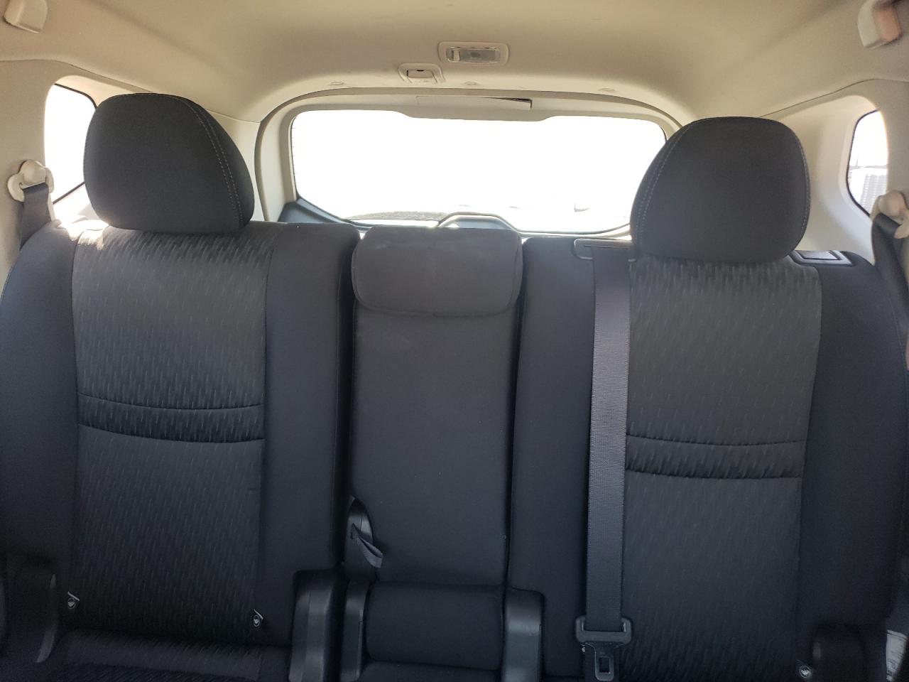2017 Nissan Rogue - Image 10