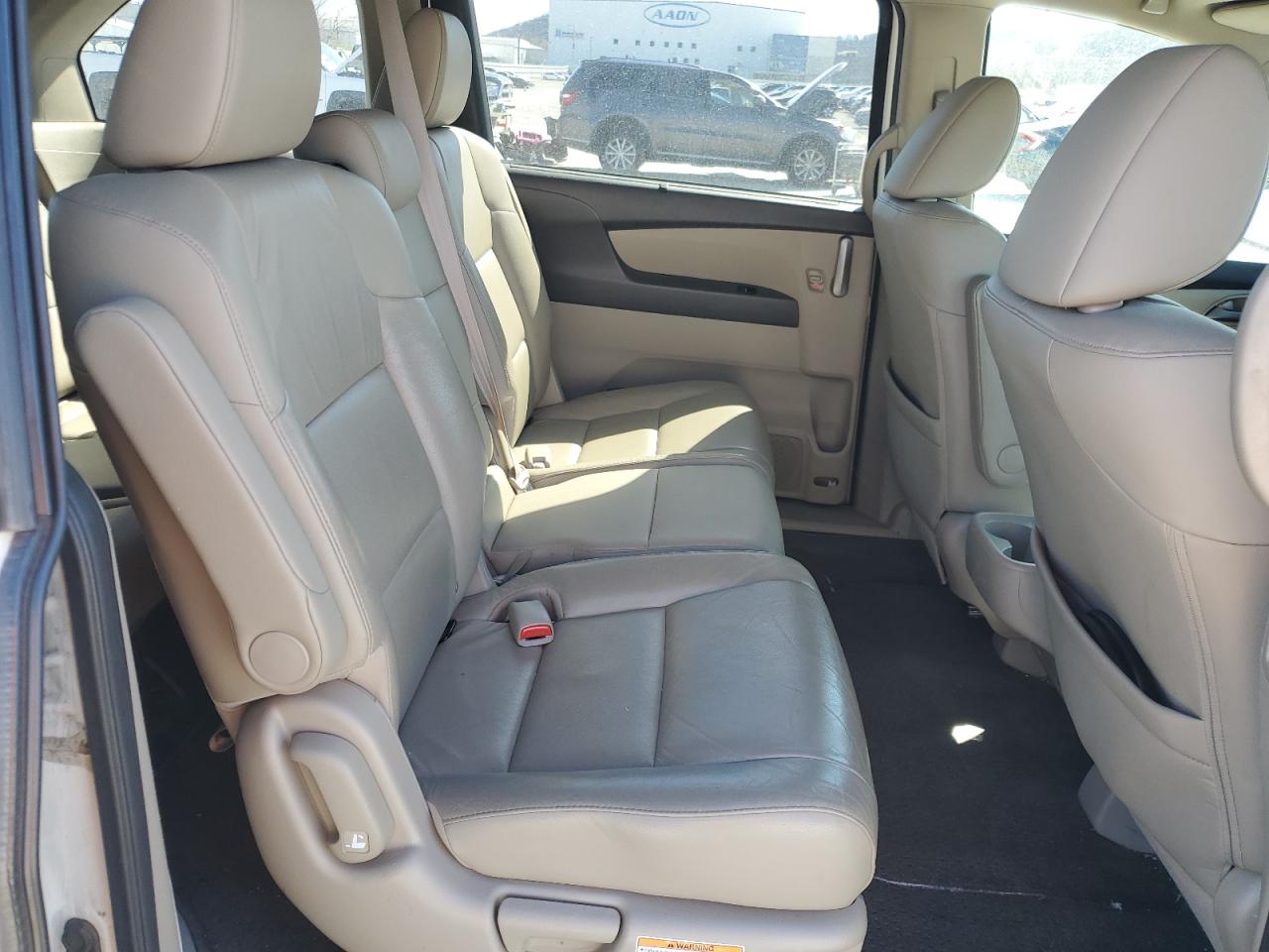 2012 Honda Odyssey - Image 11