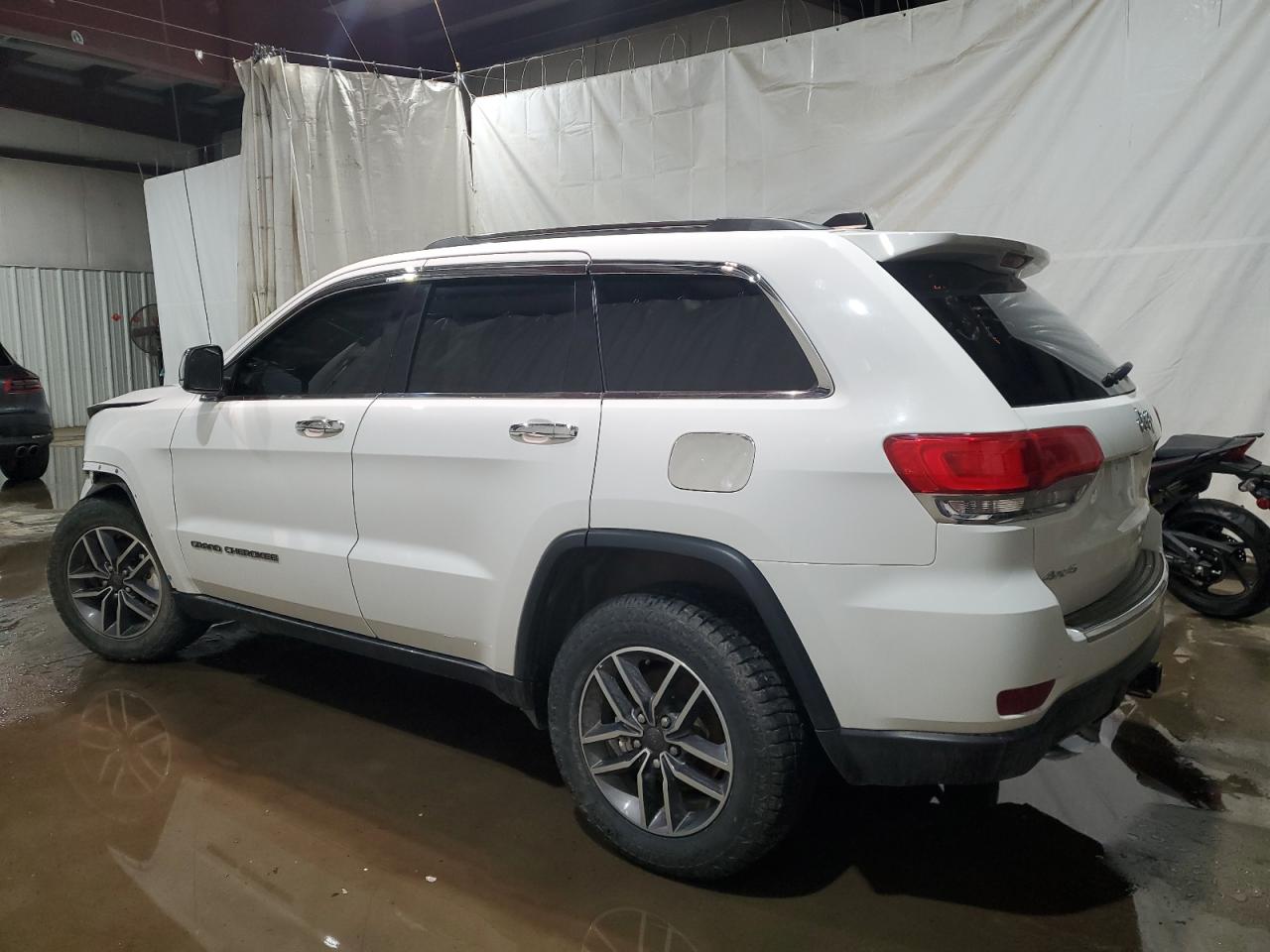 2019 Jeep Grand Cherokee - Image 2
