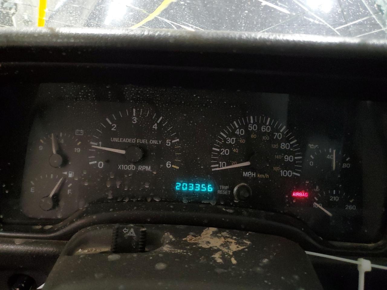 1999 Jeep Grand Cherokee - Image 9