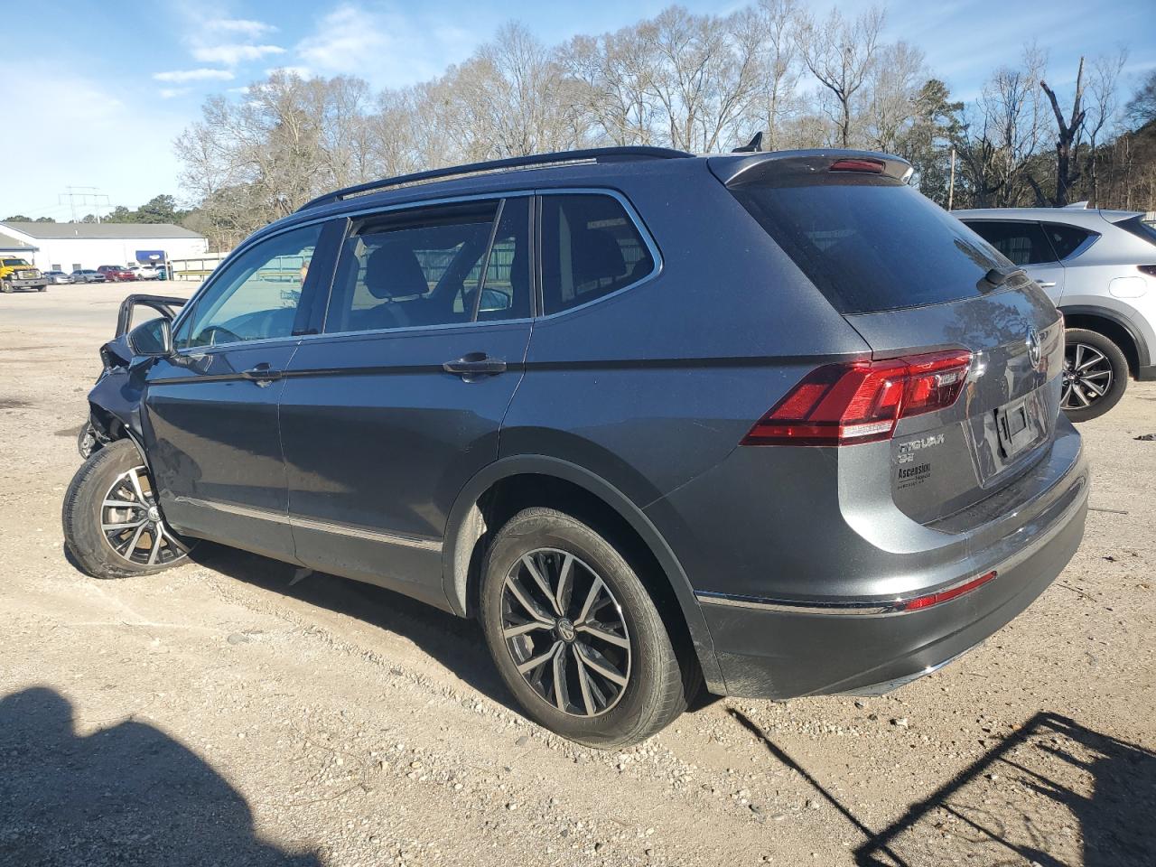 2021 Volkswagen Tiguan - Image 2