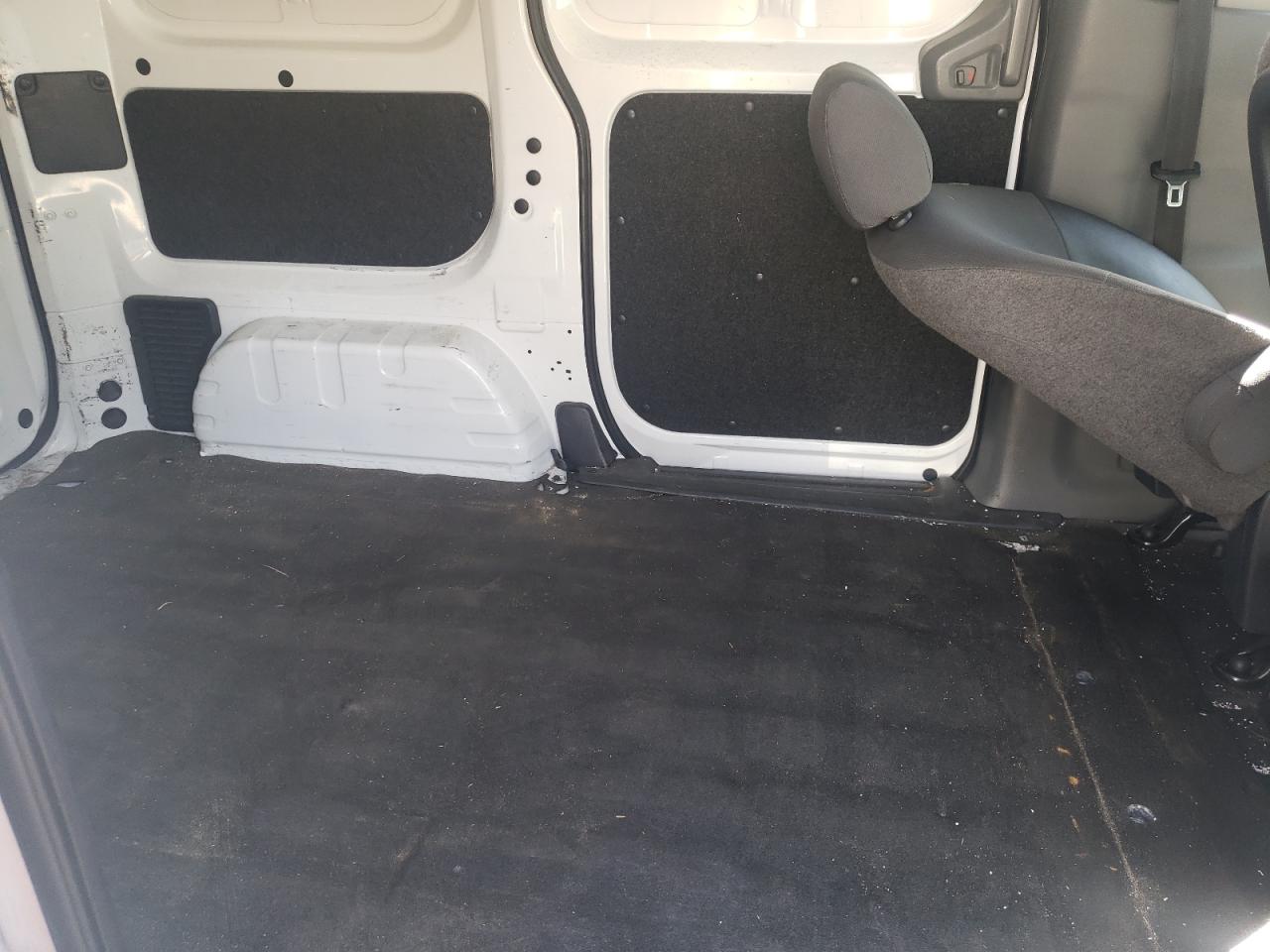 2015 Nissan NV - Image 10