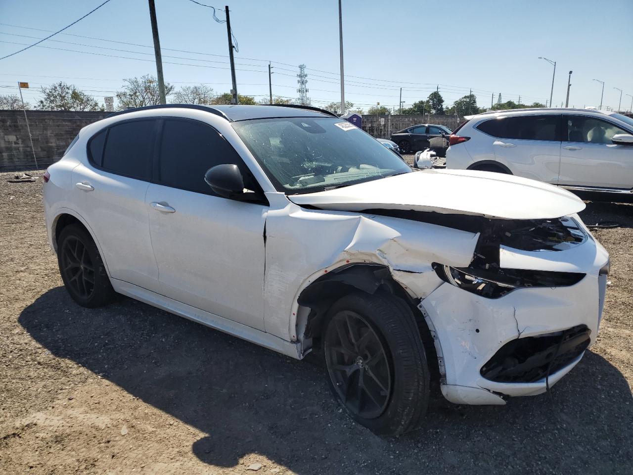 2020 Alfa Romeo Stelvio - Image 4