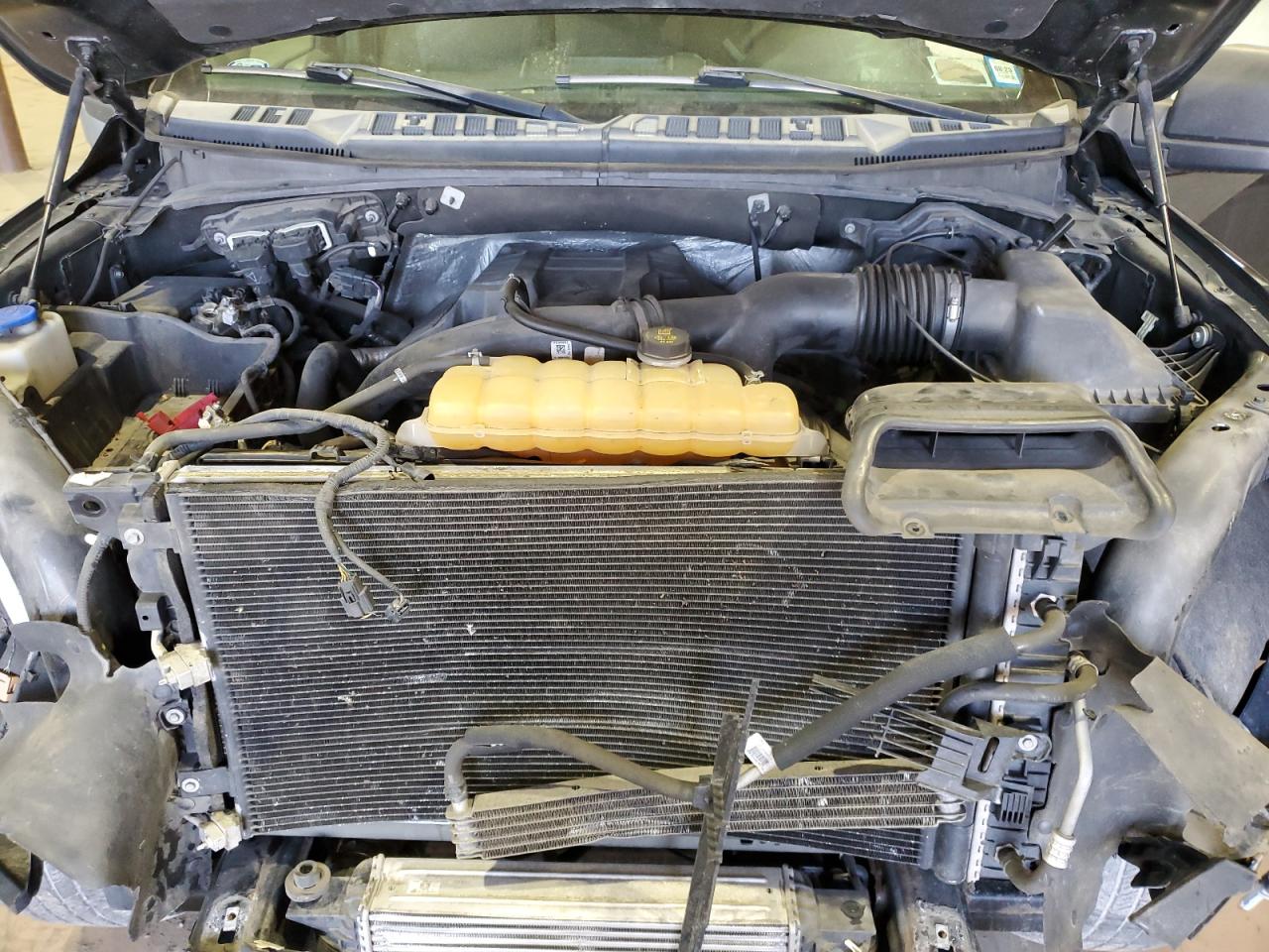 2015 Ford F-150 - Image 11