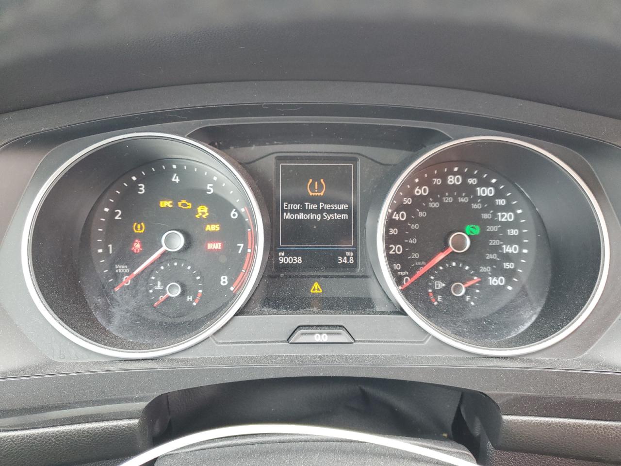 2018 Volkswagen Tiguan - Image 9