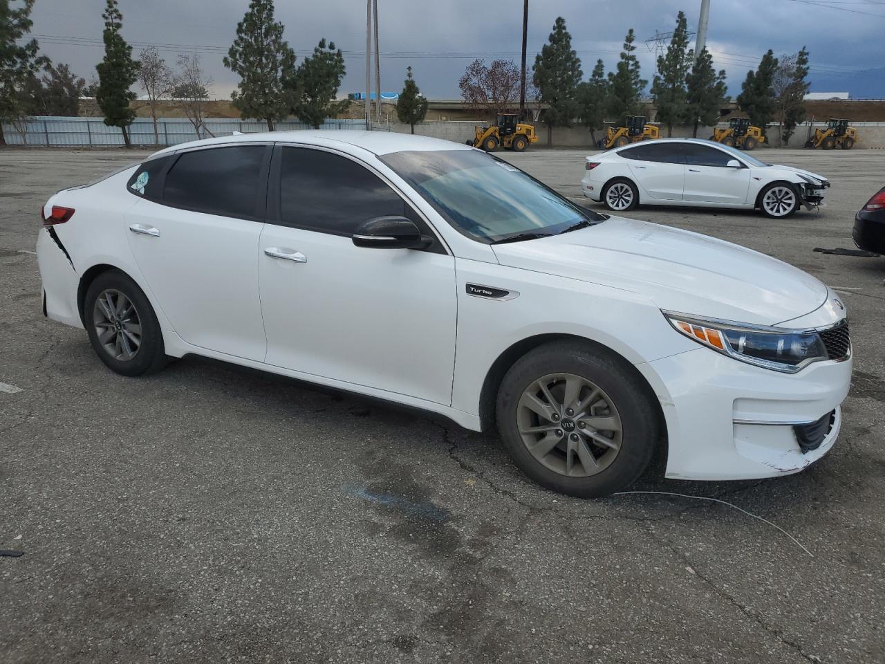 2017 Kia Optima - Image 4