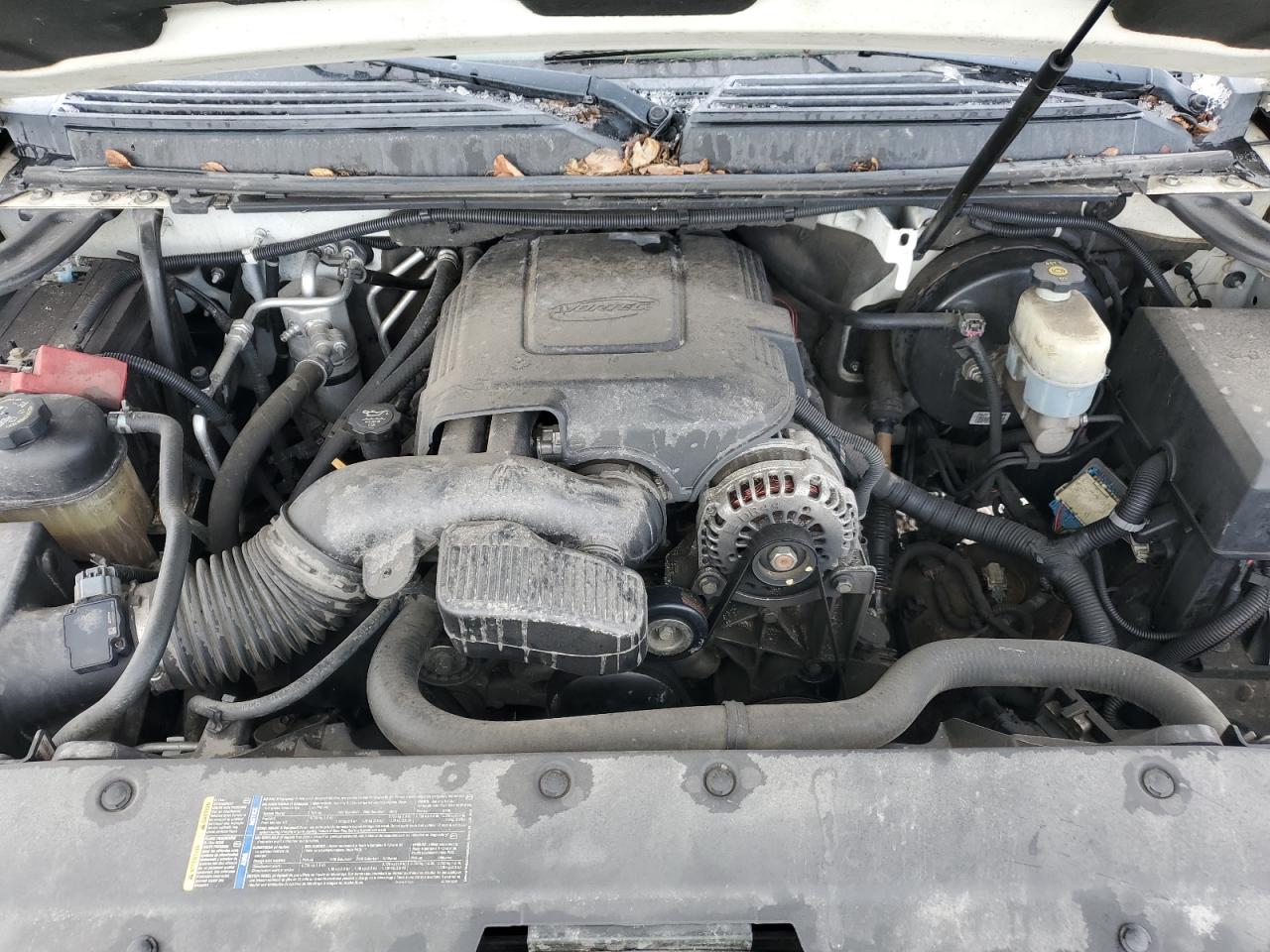 2010 Chevrolet Suburban - Image 11