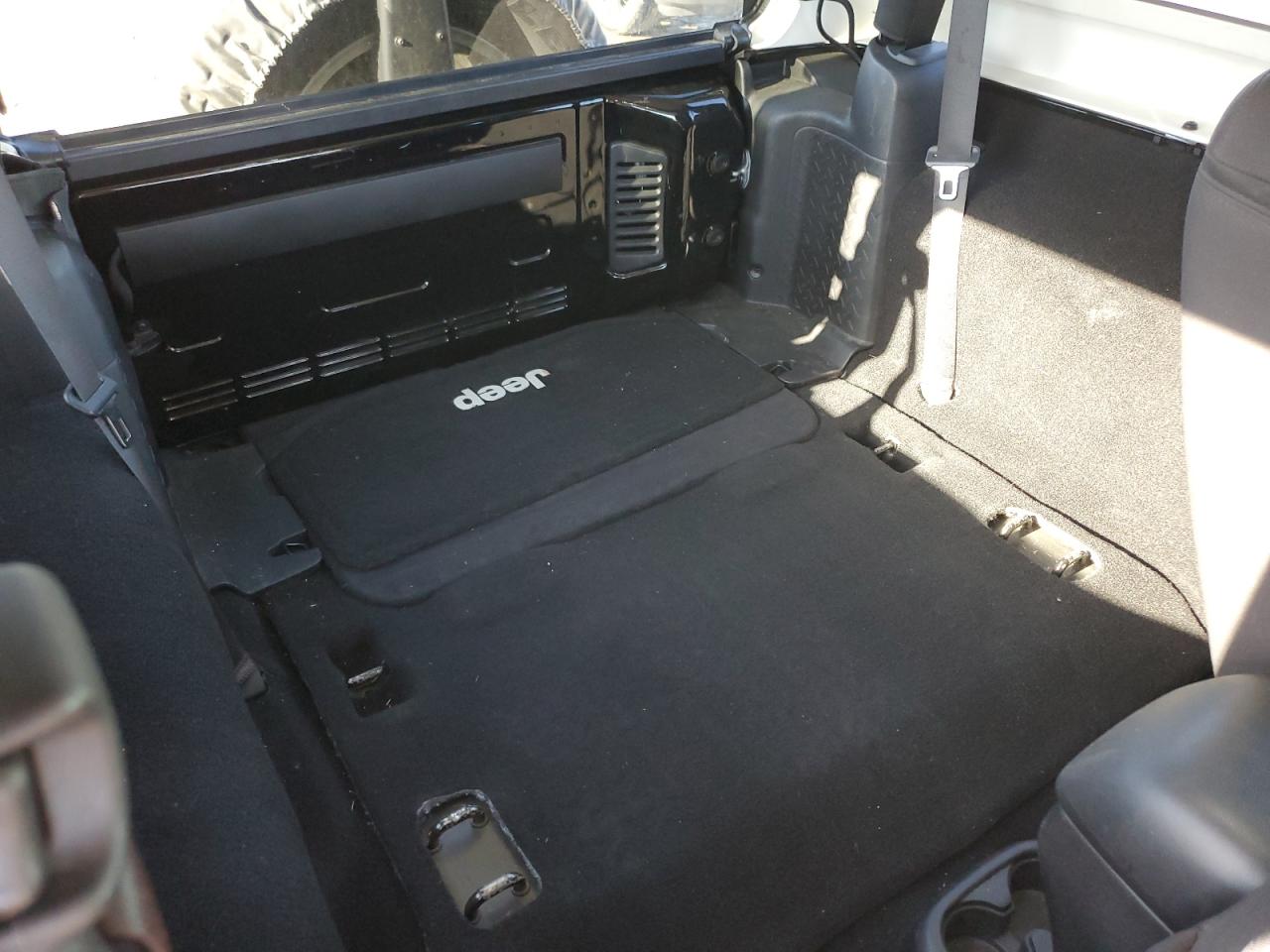 2013 Jeep Wrangler - Image 11
