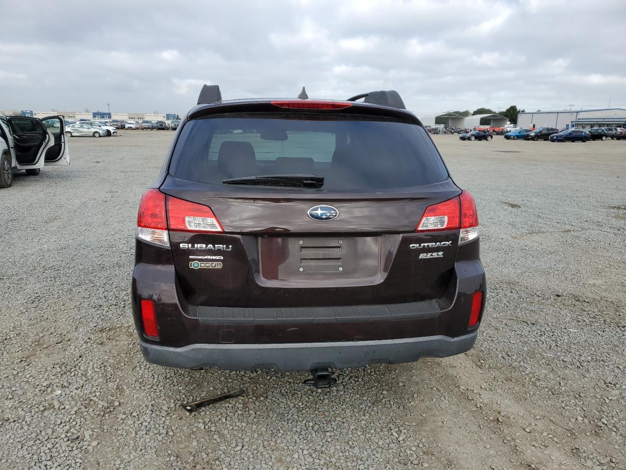 2013 Subaru Outback - Image 6