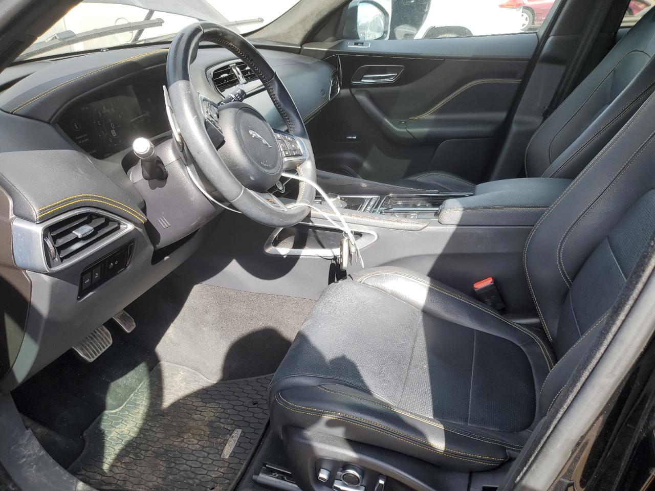 2020 Jaguar F-Pace - Image 7