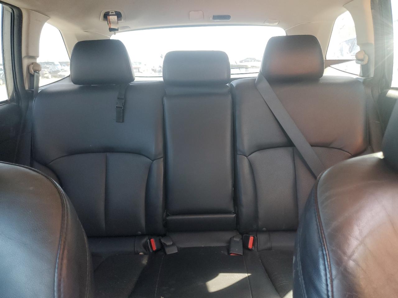 2011 Subaru Outback - Image 10