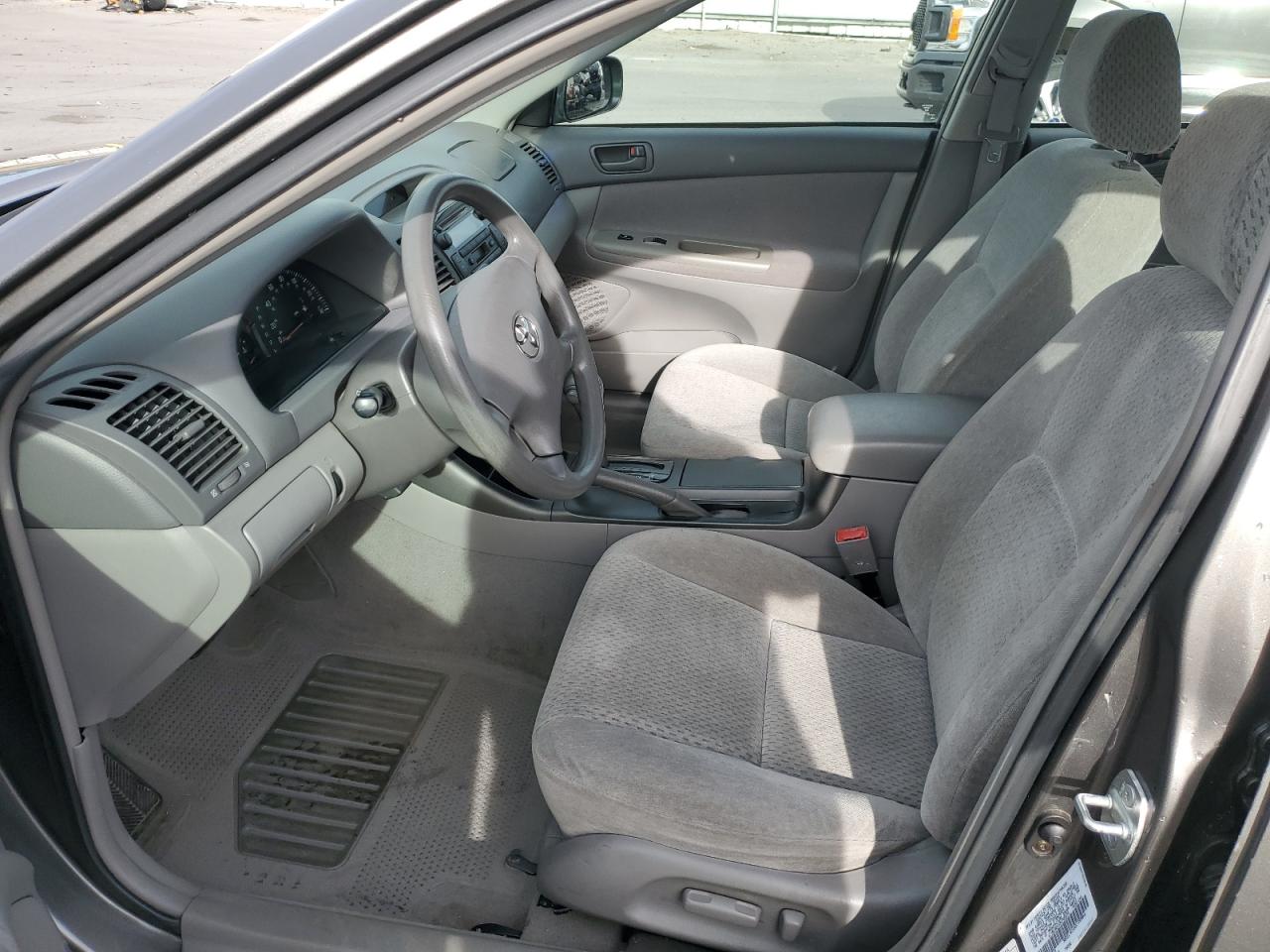 2003 Toyota Camry Le VIN: 4T1BE32K93U700070 Lot: 50098105