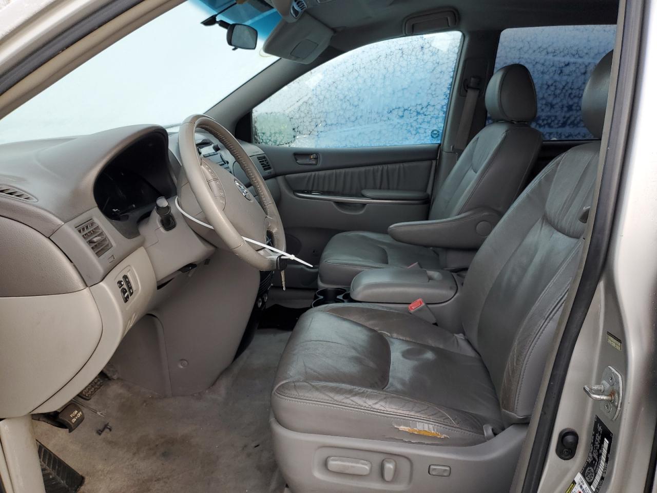 2007 Toyota Sienna - Image 7
