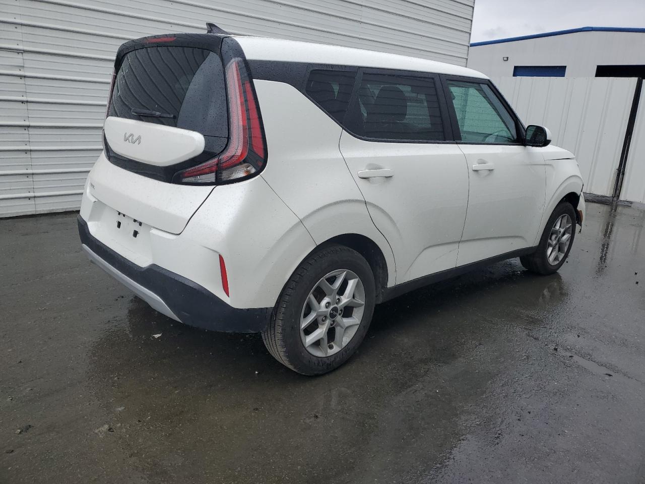 2023 Kia Soul - Image 3