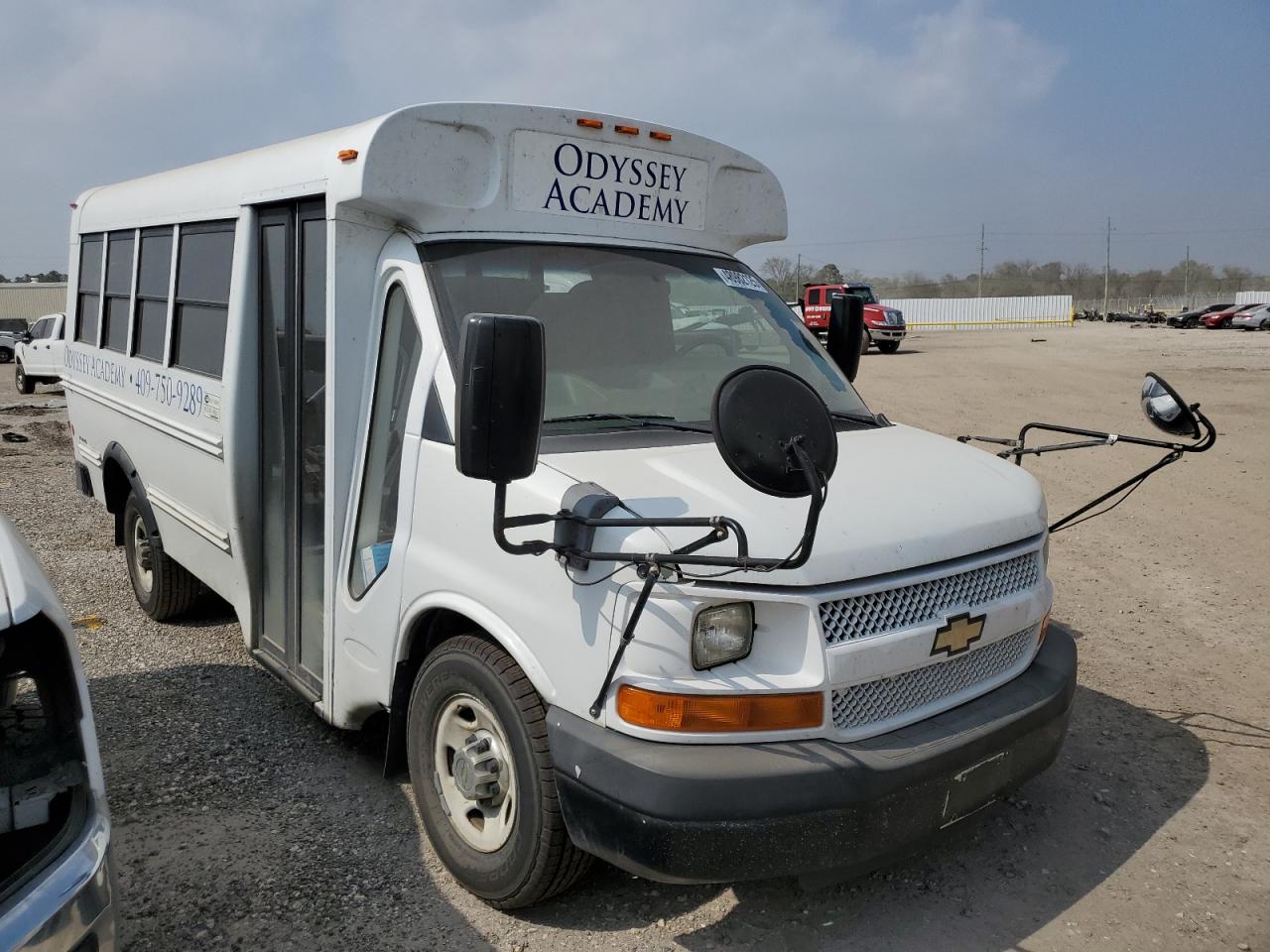 2011 Chevrolet Express - Image 4