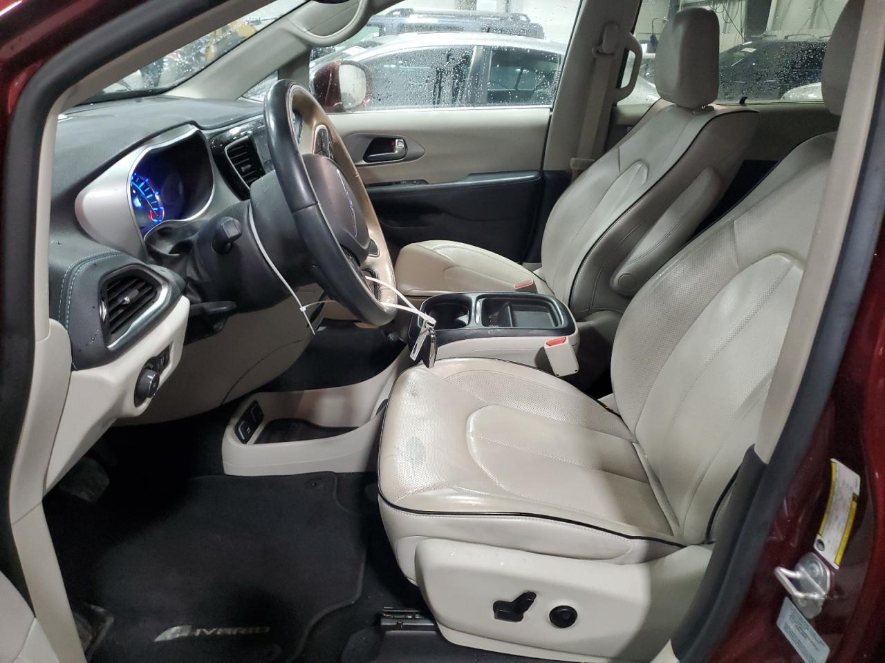 2017 Chrysler Pacifica - Image 7
