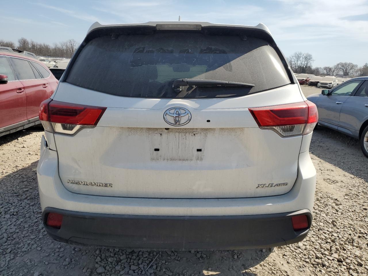 2019 Toyota Highlander - Image 6