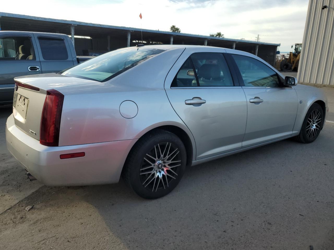 2005 Cadillac STS - Image 3