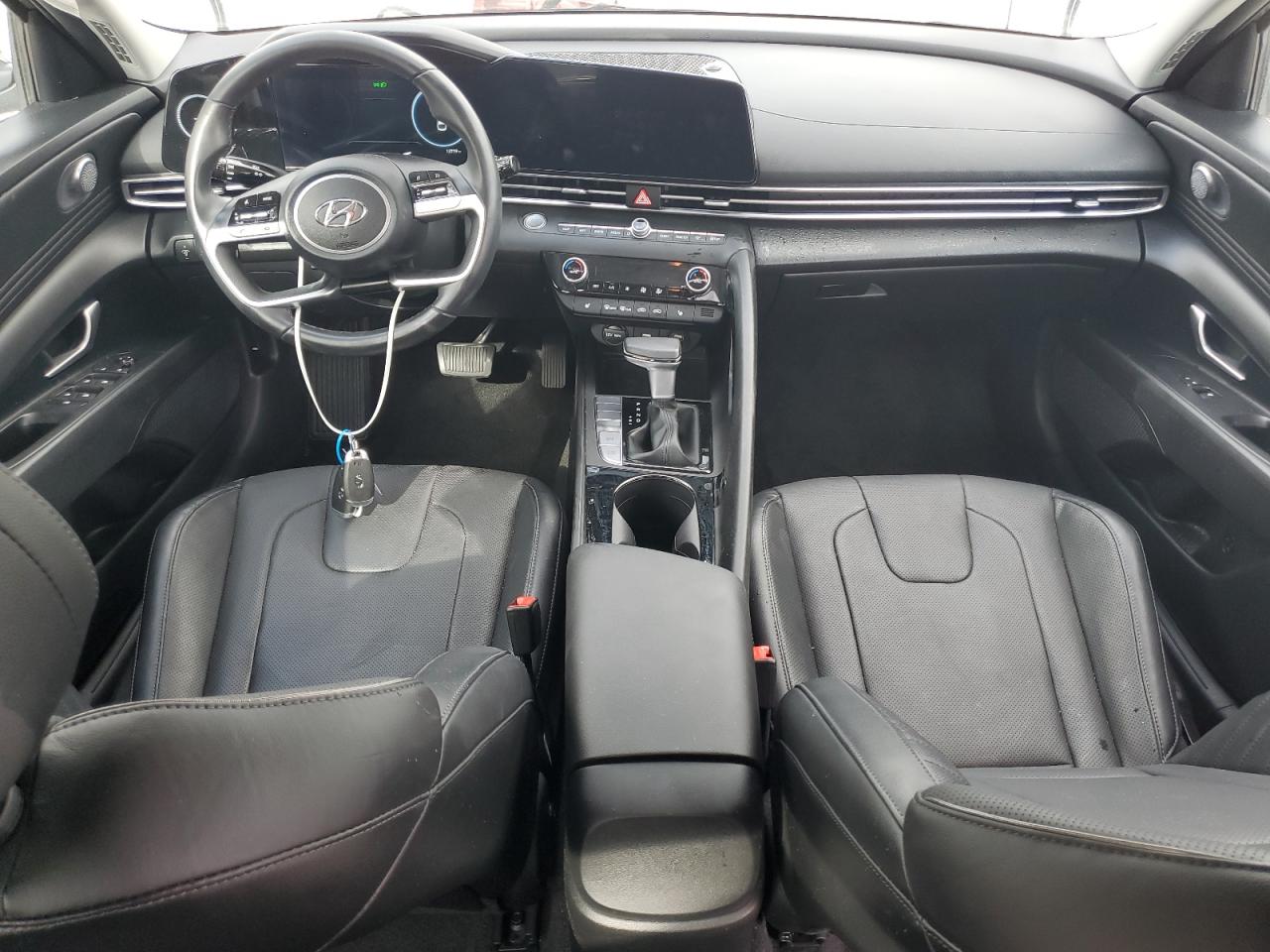 2023 Hyundai Elantra - Image 8